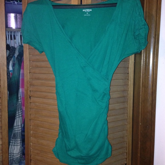 Express Tops - Express v neck top.